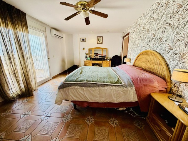Villa avec 6 Chambres  à Alhaurín de la Torre