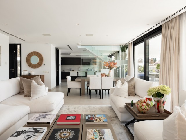 Villa con 4 Dormitorios  en Nueva Andalucía