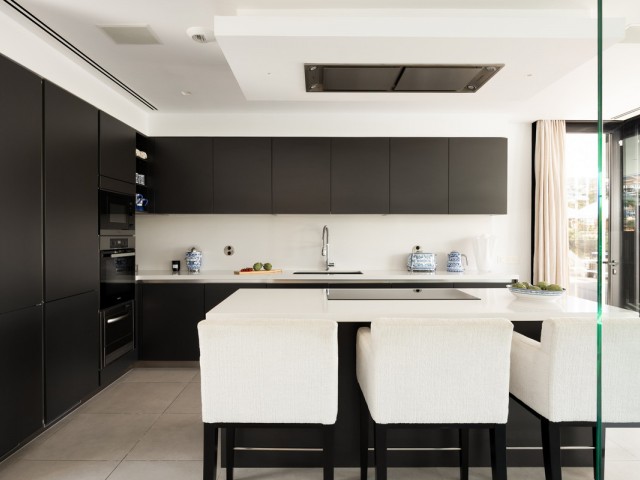 Villa con 4 Dormitorios  en Nueva Andalucía