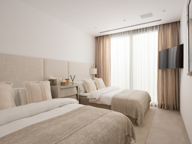 Villa con 4 Dormitorios  en Nueva Andalucía