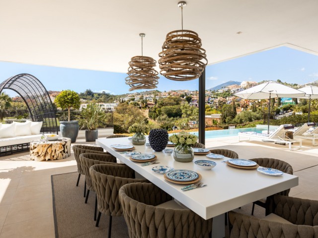 Villa con 4 Dormitorios  en Nueva Andalucía