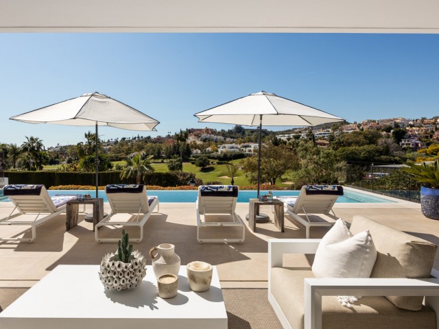Villa con 4 Dormitorios  en Nueva Andalucía