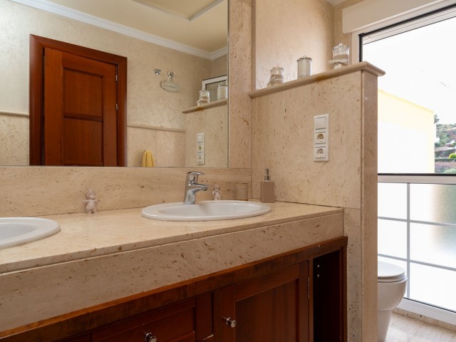 4 Bedrooms Townhouse in Calahonda