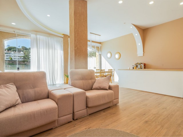 4 Bedrooms Townhouse in Calahonda