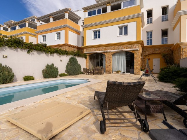 4 Bedrooms Townhouse in Calahonda