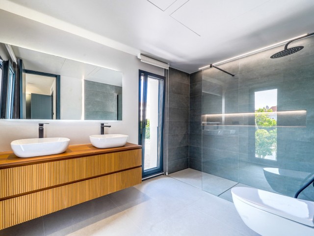 5 Soveroms Villa i Nueva Andalucía