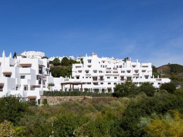 3 Bedrooms Apartment in New Golden Mile