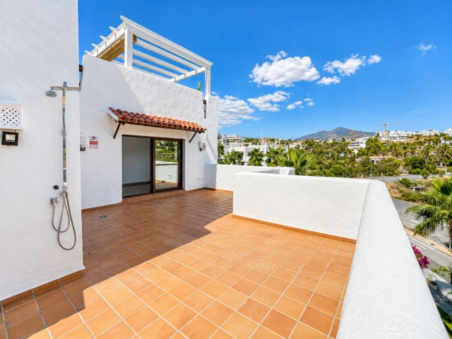 Apartamento con 3 Dormitorios  en New Golden Mile