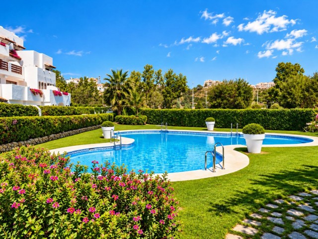 Apartamento con 3 Dormitorios  en New Golden Mile