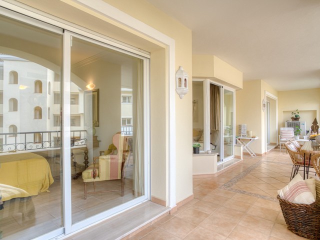 2 Bedrooms Apartment in Elviria