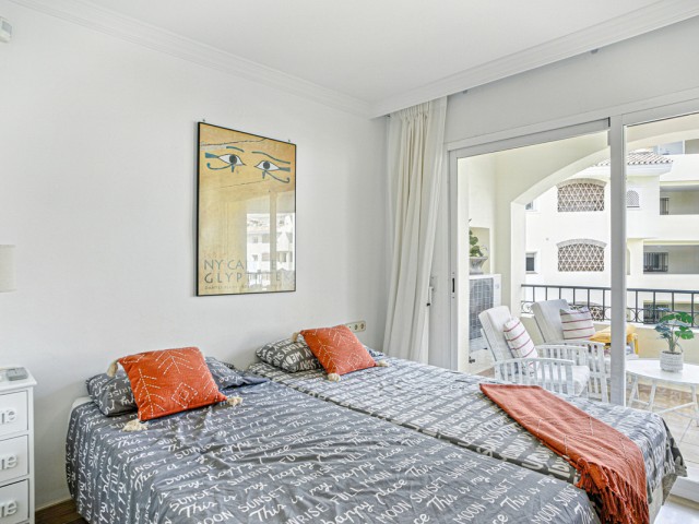 2 Bedrooms Apartment in Elviria