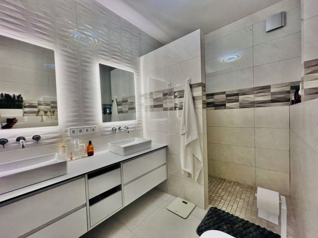 3 Bedrooms Townhouse in Estepona