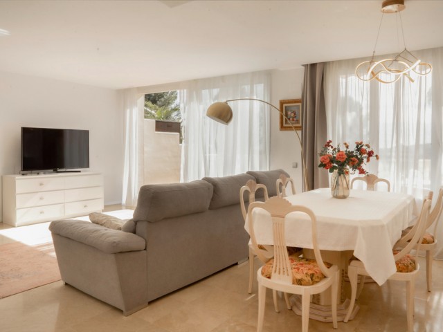 2 Bedrooms Apartment in Benahavís