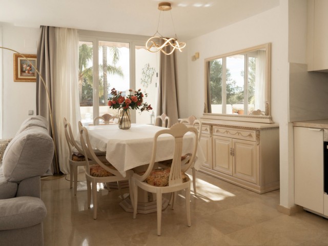 2 Bedrooms Apartment in Benahavís