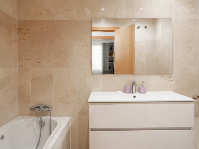 2 Bedrooms Apartment in Benahavís