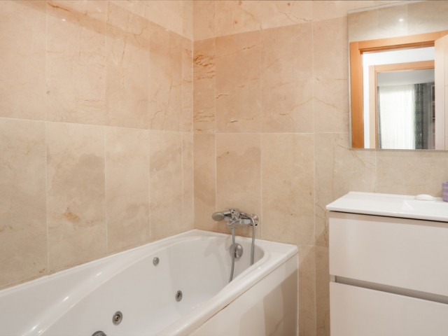 2 Bedrooms Apartment in Benahavís