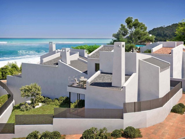 2 Bedrooms Townhouse in Estepona