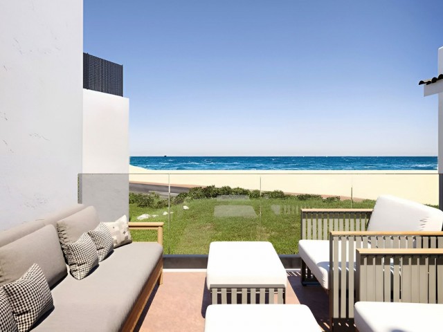 2 Bedrooms Townhouse in Estepona