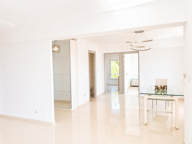 Huoneisto, La Carihuela, R5343232