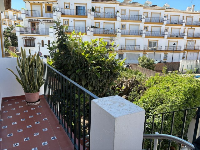 5 Bedrooms Townhouse in Estepona