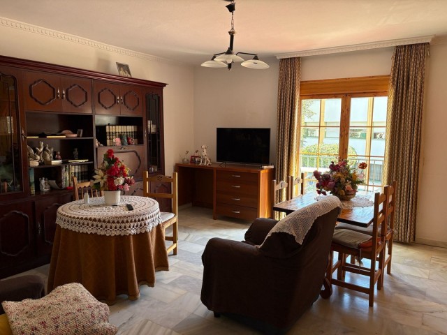 5 Bedrooms Townhouse in Estepona