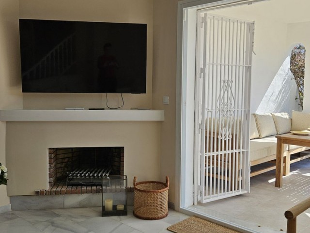 2 Bedrooms Townhouse in Calahonda