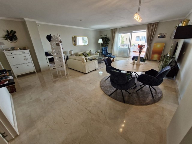 2 Bedrooms Apartment in Calahonda