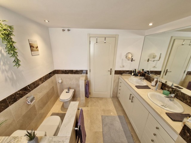 2 Bedrooms Apartment in Calahonda