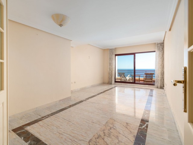 Appartement avec 3 Chambres  à Torrequebrada