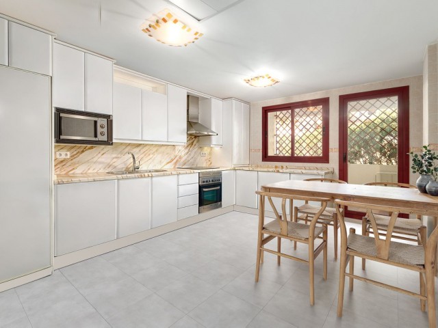 Appartement avec 3 Chambres  à Torrequebrada
