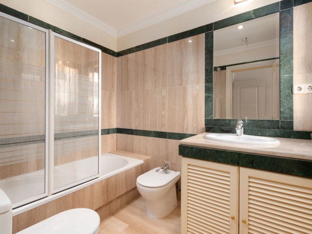 Appartement avec 3 Chambres  à Torrequebrada
