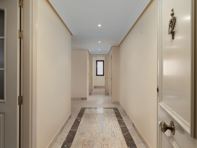 Appartement avec 3 Chambres  à Torrequebrada