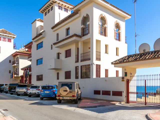 Appartement avec 3 Chambres  à Torrequebrada