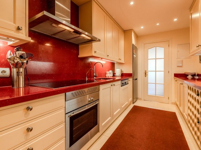 2 Bedrooms Apartment in Puerto Banús