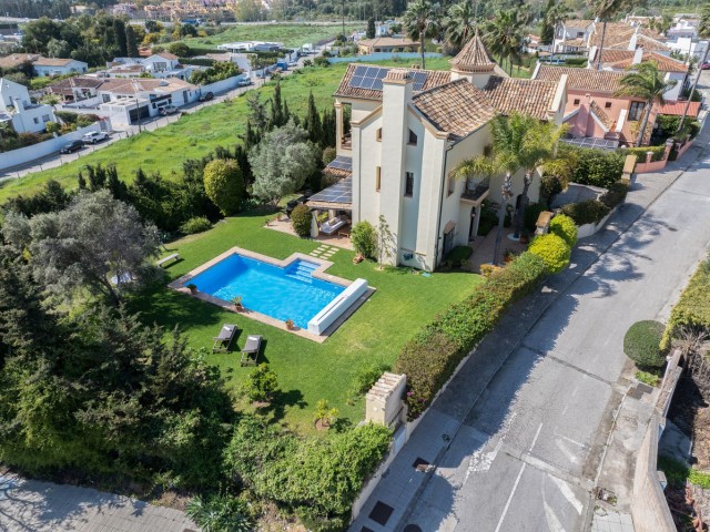 5 Makuuhuoneen Huvila San Pedro de Alcántara
