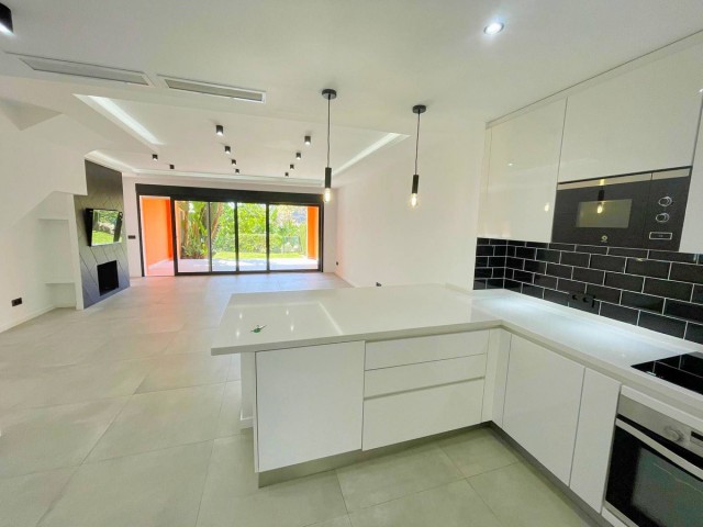 3 Bedrooms Townhouse in El Paraiso