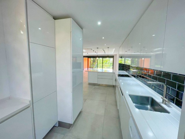 3 Bedrooms Townhouse in El Paraiso