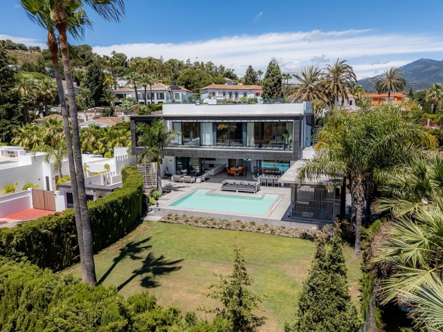 4 Schlafzimmer Villa in Nueva Andalucía