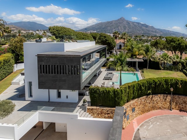 4 Schlafzimmer Villa in Nueva Andalucía