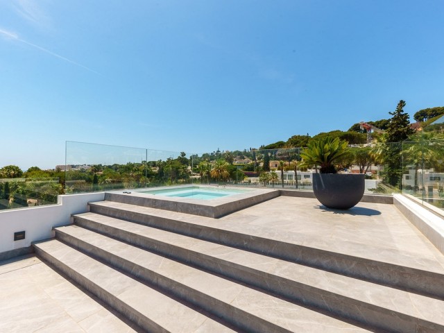 4 Schlafzimmer Villa in Nueva Andalucía