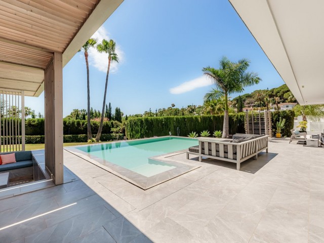 4 Schlafzimmer Villa in Nueva Andalucía