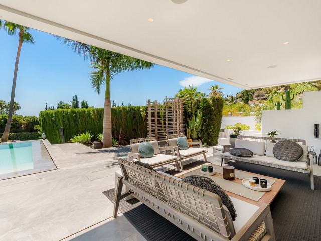 4 Schlafzimmer Villa in Nueva Andalucía