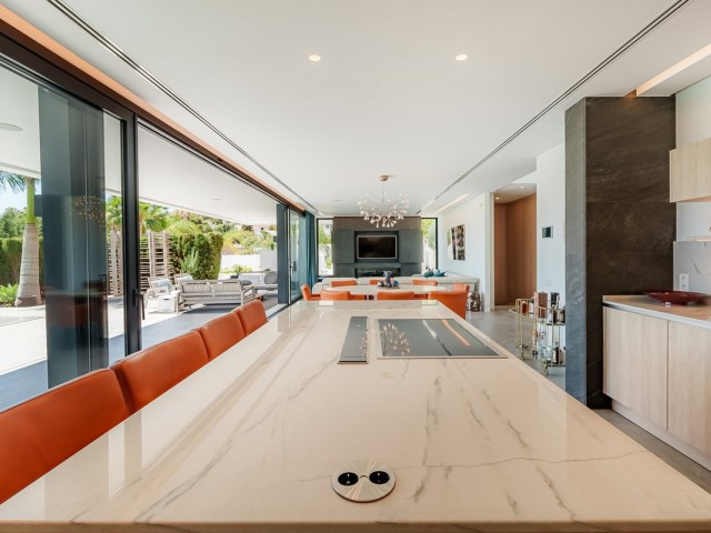 4 Schlafzimmer Villa in Nueva Andalucía
