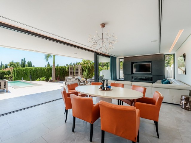 4 Schlafzimmer Villa in Nueva Andalucía