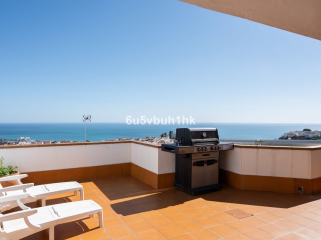 Maison mitoyenne avec 4 Chambres  à Benalmadena Pueblo