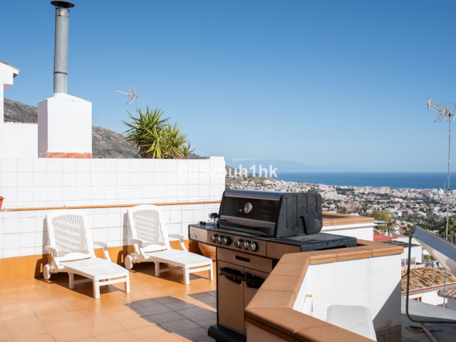 Maison mitoyenne avec 4 Chambres  à Benalmadena Pueblo