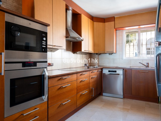 Maison mitoyenne avec 4 Chambres  à Benalmadena Pueblo