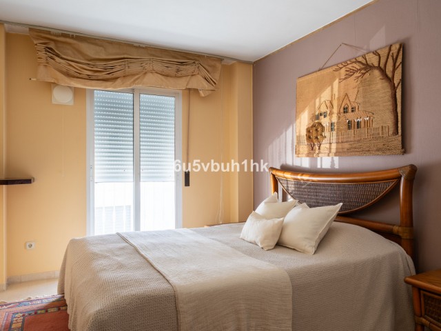 Maison mitoyenne avec 4 Chambres  à Benalmadena Pueblo
