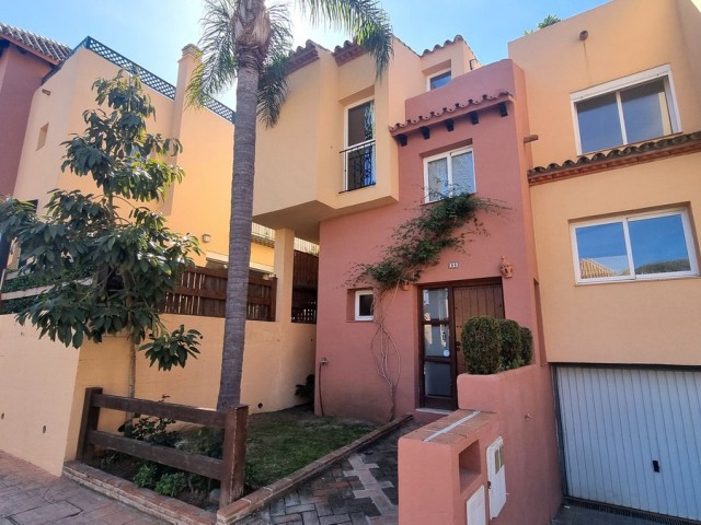 3 Bedrooms Townhouse in Nueva Andalucía
