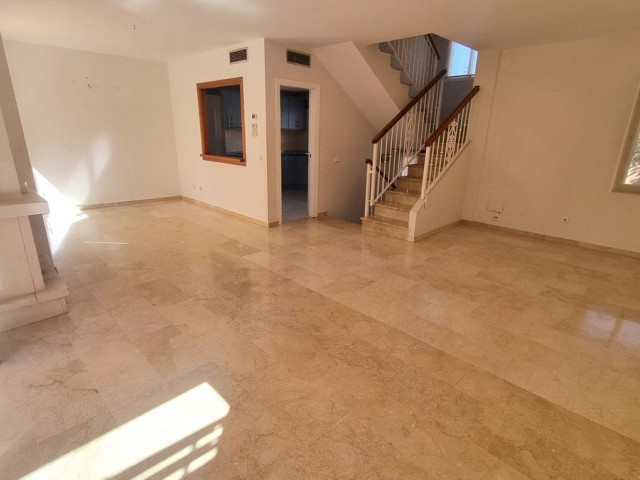 3 Bedrooms Townhouse in Nueva Andalucía
